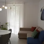 Flat 14 Lecco Apartment
