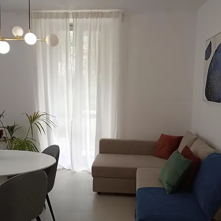 Flat 14 Lecco Apartment
